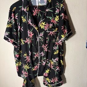 Joyspun  2 Piece Black Floral Pajama Set short sleeve.  Button up Women’s Sz 2X